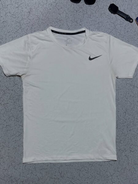 Dry fit size M for gym and sports 

Chest 38 to 48
Length 27
Condition 99% no ho...