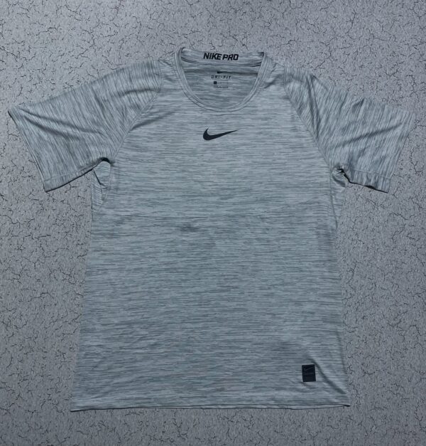 SOLD OUT  
Compression flexible fit size L condition like new no sign of use 

C...