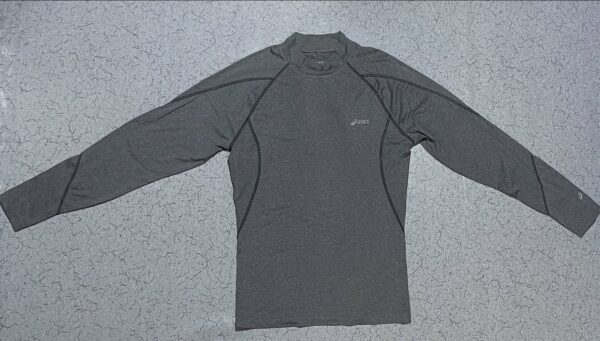 Asics core compression high neck tshirt for gym and sports size S to L

Chest 32...
