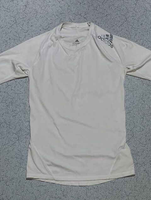 Adi*** Alpha skin compression size M to L Chest

Chest 32 to 42
Length 26
Condit...