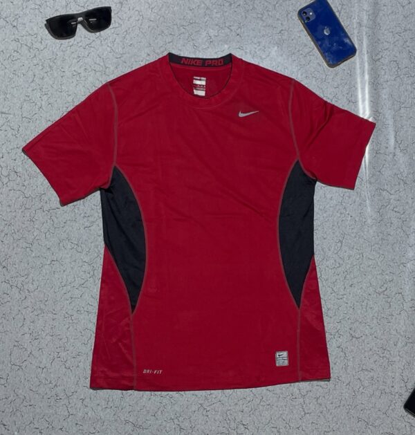 Nik** pro size M condition 98%

Chest 38
Length 25

Price 750

#thriftstoreindia...