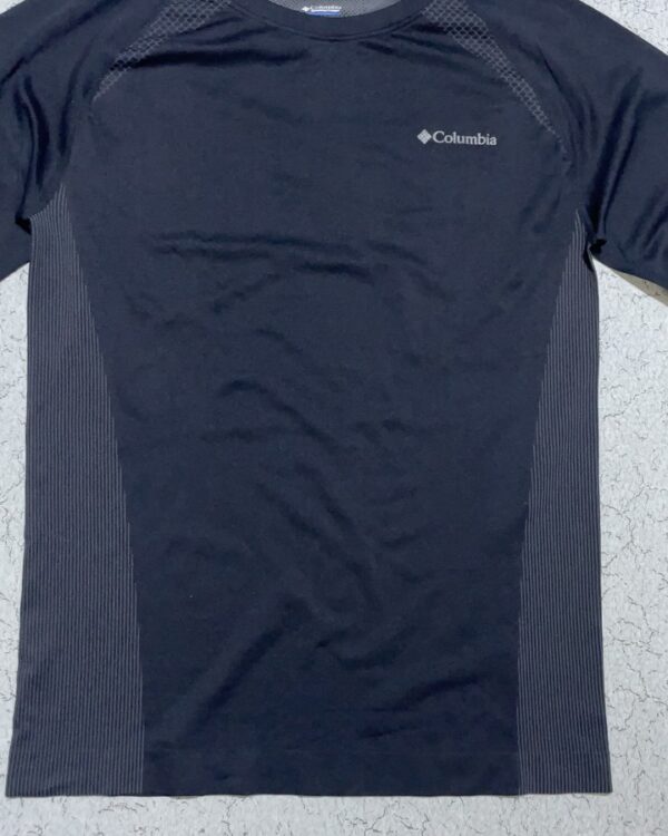 SOLD OUT  

Columbia omni wick core compression size M condition like new

Chest...