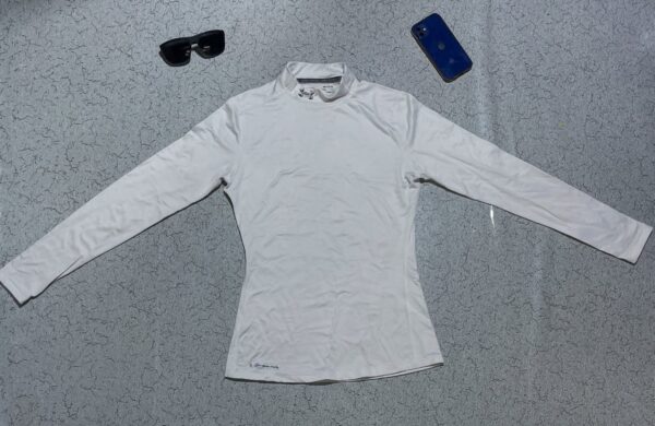 Cold Gear core compression gym wear 

Chest 30  strechy 

Length 25

Price 1150
...