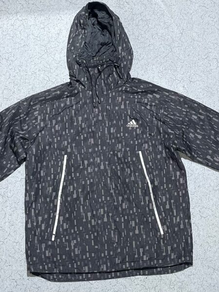 Hoodie for winter condition 1000% no sign of use size L

Price 1999/-

#winterth...