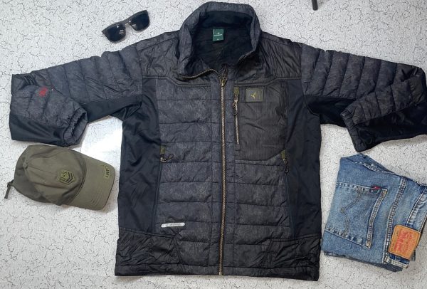 SOLD OUT  

Size XL for winter 

Puffer jacket

Chest 44

Length 26

Shoulder 19...
