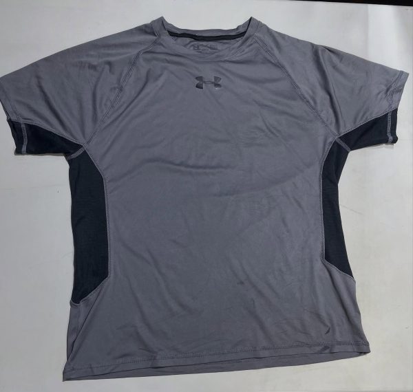 Under armour heat gear gymnastics size XLSize is mentioned in picsChest 42...