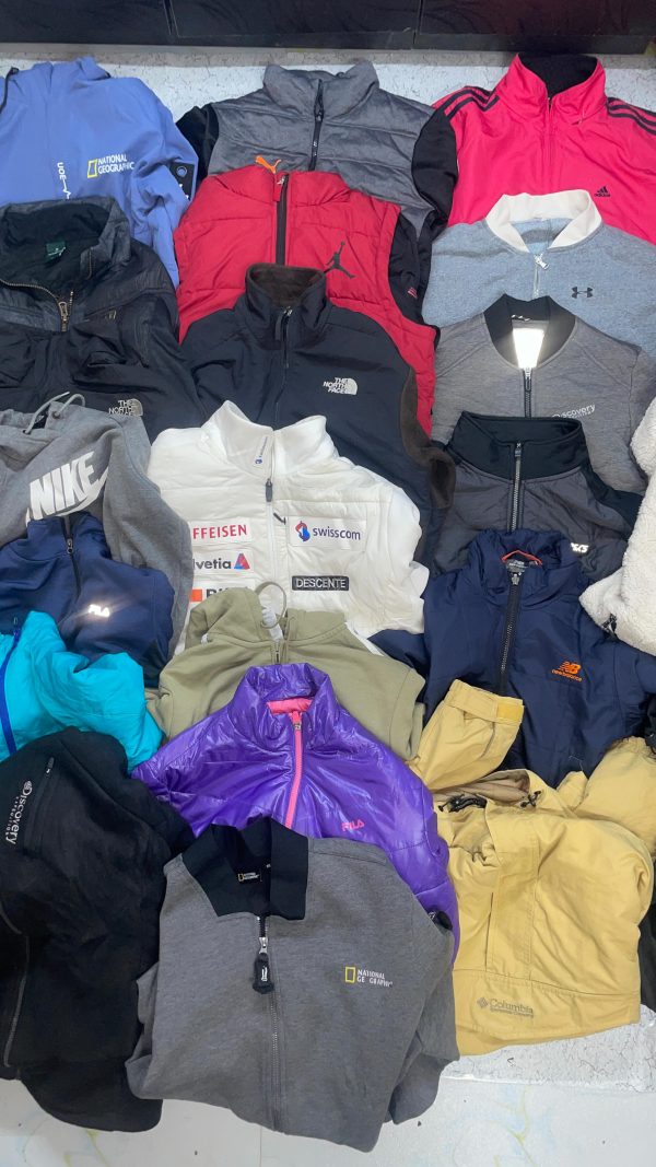 #follow #winter #jackets

Drop on 26.11.2024

#thrift #thriftstorefinds #thrifti...
