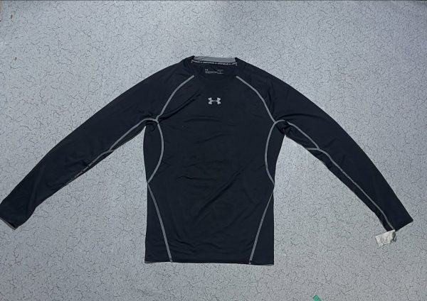 SOLD OUT 

UA heatgear body fit for gym or sports, size M...
