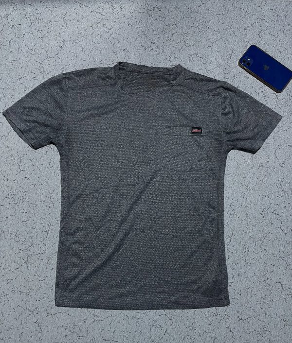 DICKIES HALF SLEEVE TSHIRT SIZE M FOR MEN