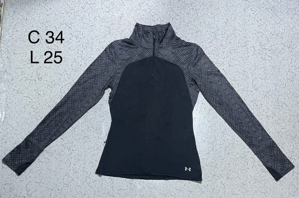 Women heatgear sportswear full sleeve half zip up size M 

Condition like new 

...