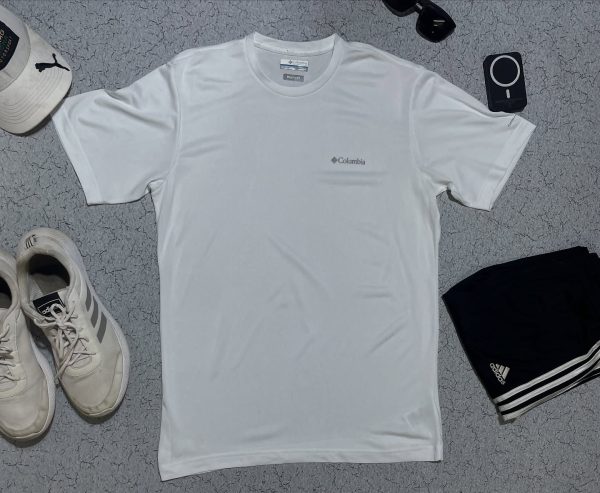 SOLD OUT  

Columb** omni -wick Tee for summer pure white condition 100% unused