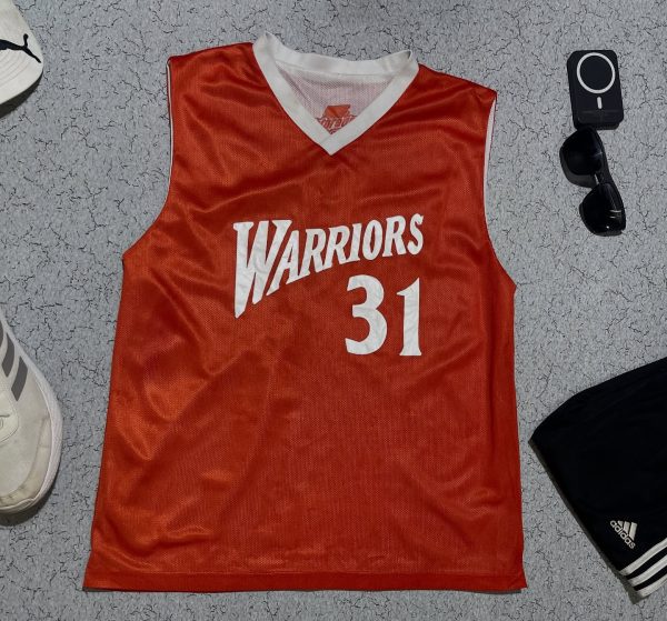 SOLD

Going for volleyball  size M condition 95%

Chest 38
Length 26