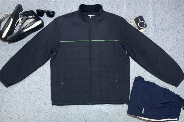 Fila awesome fabric for winter wear

Size XL

Condition 10/9.5

Price 650 free s