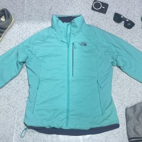 Women TNF Ventrix jacket for winter 

Size L
Chest 40
Length 26

Condition 95%
P