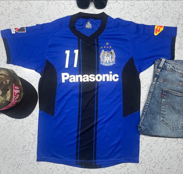 SOLD

Impressive jersey 

Excellent  condition and awesome fabric

#thriftjersey...