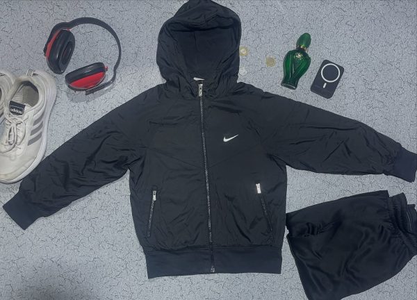N*** Women track jacket for winter

Size S 

Chest 34
Length 21

Condition 10/10