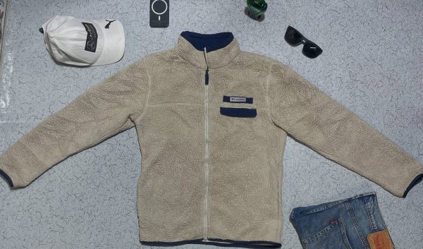 SOLD OUT  

Columbia pitt sherpa fleece made in Vietnam 

Size M
Chest 40
Length
