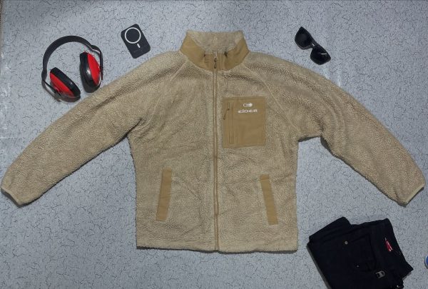Fleece jacket made in korea

Size L

Chest 42
Length 26

Condition 10/10