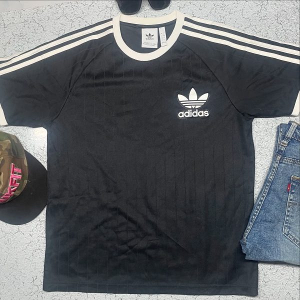 SOLD

Impress without stress

Size L

Chest 42
Lenght 27

Condition 10/10

Price...