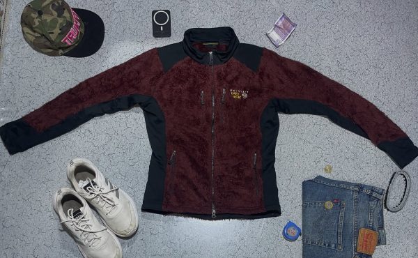 Mountain Hardwear Fuzzy Zip Up Maroon Burgundy Furry Fleece Jacket 

Size M 

Ch