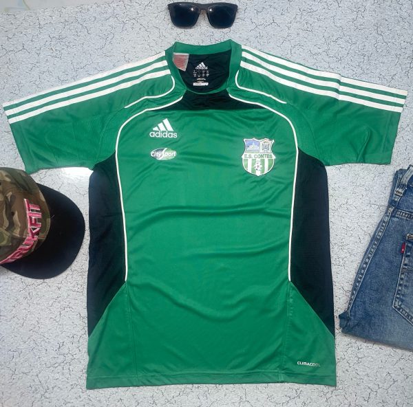 Impressive jersey 

Excellent  condition

Wear and shine in the city

Size M 

C...