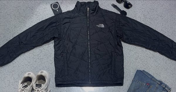 SOLD OUT  

NF Puffer jacket

Size M

Chest 40

Length 24

Condition 10/10

No s