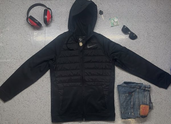 SOLD OUT   

Puffer jacket hoodie for winter 

Chest 40-41 fit

Length 27

Condi