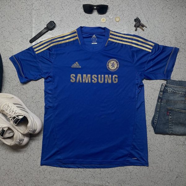 SOLD OUT 
Chelsea football club

Chest 44

Length 28

Shoulder 18

Continue 10/9
