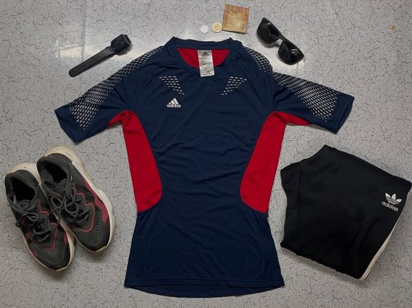 SOLD OUT  

Men’s  Short-sleeved inner shirt for sports and training 

Chest: 32