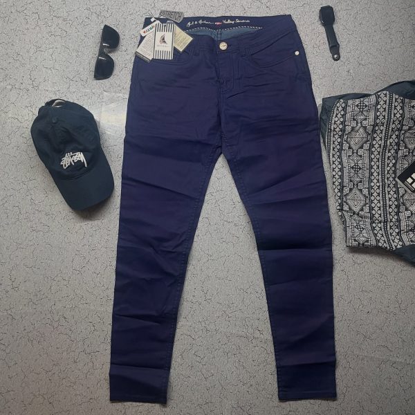 Women’s Jeans Unused brand new

Size 32

Price DM