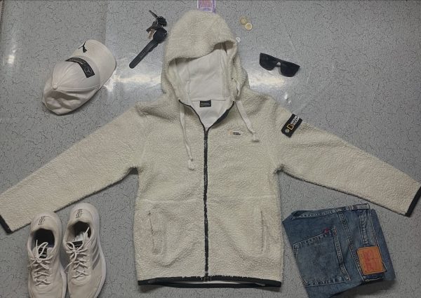 NATIONA GEOGRAPHIC FLEECE HOODIE JACKET SIZE M WHITE