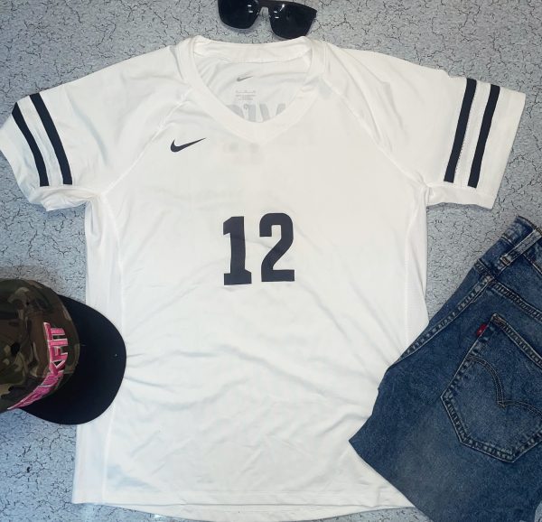 Size L -XL fits well

Condition 10/10

Price 699...