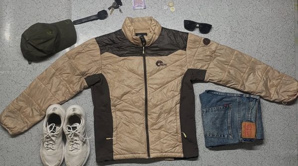 Puffer jacket

Chest 40

Length 26

Condition 10/10