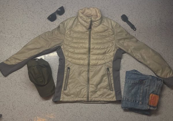 Discovery puffer jacket , imported from korea

Size S 

Condition 10/9

Comment