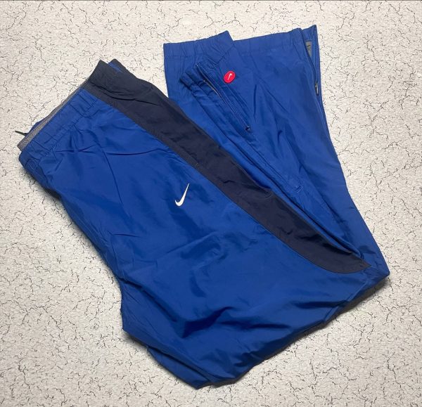 track pant

Size M L fits

Price 699

One small defect back side not visible whe