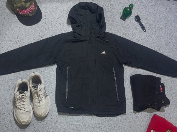 Adi*** hoodie jacket condition 98% size M

Chest 40
Length 26

Price 1100/-