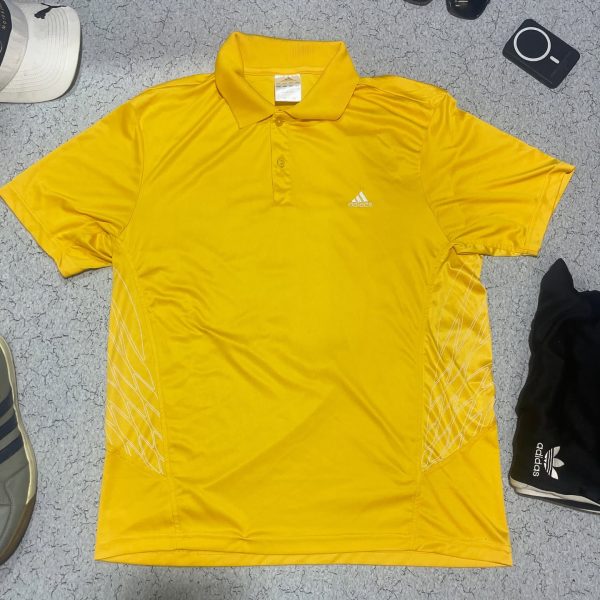 SOLD OUT  

Adi*** dry fit t shirt size M condition 100%

Chest 40
Length 26