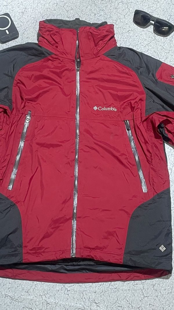 Columbia interchange 2 In 1 winter jacket other side is puffer Chest

Size XL

C...