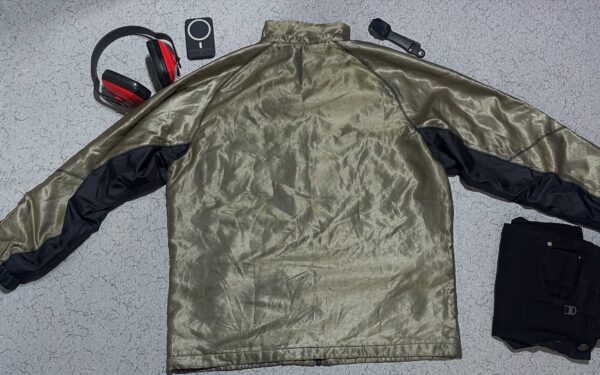Asics Winter Jacket Silver Gold XXL - Image 2