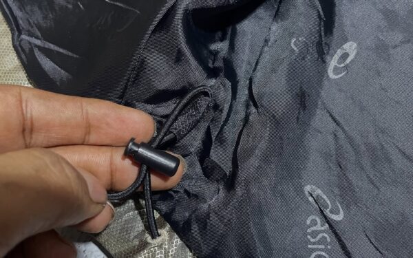 Asics Winter Jacket Silver Gold XXL - Image 5