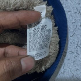 uniqlo sweater thrift