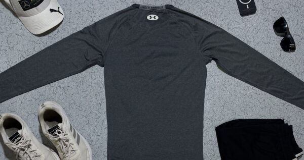 Under Armour Compression Full Sleeve Tshirt Size S Grey - Image 6