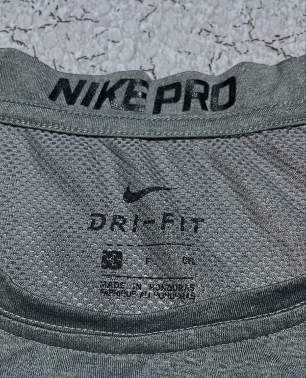 Nike Pro Dri-Fit  sleeveless Tshirt - Image 4