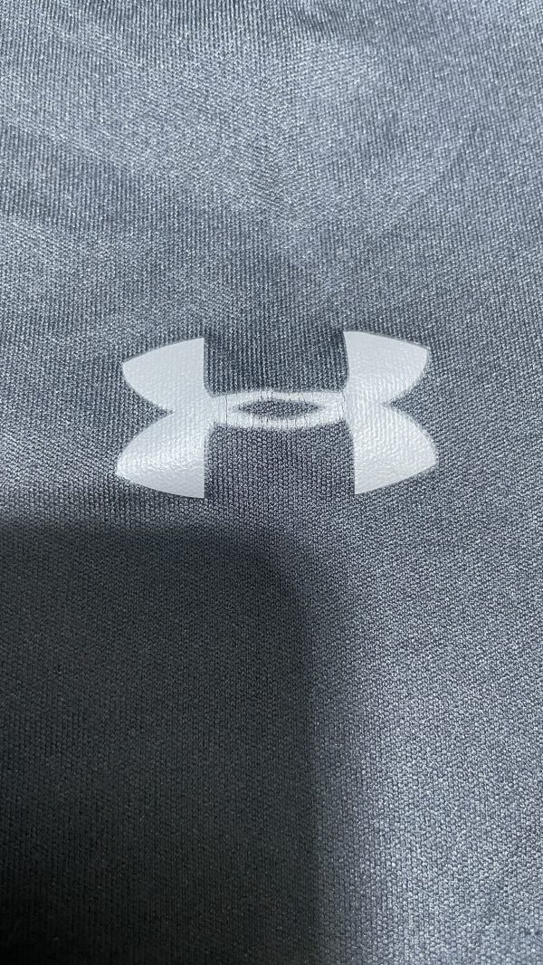 Under Armour heatgear tshirt size M black - Image 4