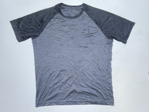 Under Armour Heatgear half sleeve Tshirt size L grey black