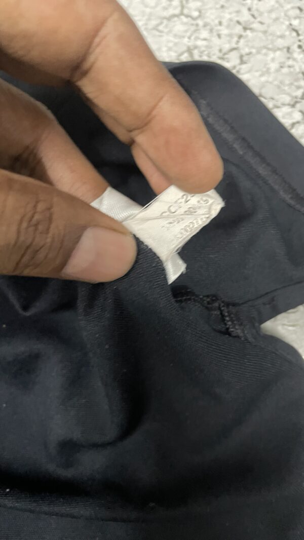 Under Armour Tshirt black size L - Image 3