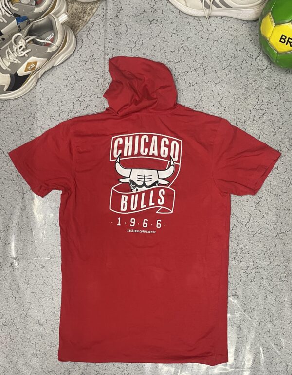 Jordan chicago bulls hoodie halfs sleeve tshirt size M - Image 4