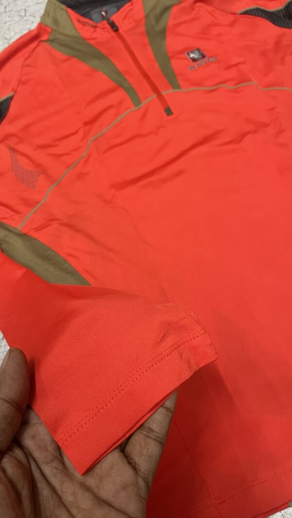 Black Yak Extreme Peak half zip Up Tshirt size M - Image 2