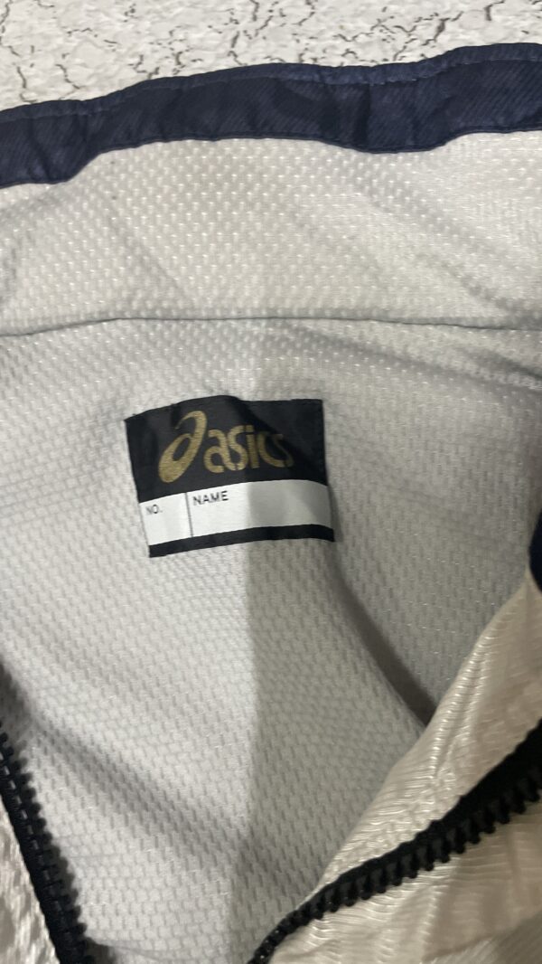 Asics winter Track Jacket loose silver shine size XL - Image 2