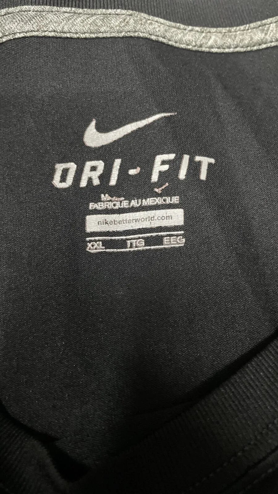 Nike Dri Fit Half Sleeve Men’s Tshirt Black Size L 3 Thrift store online India men